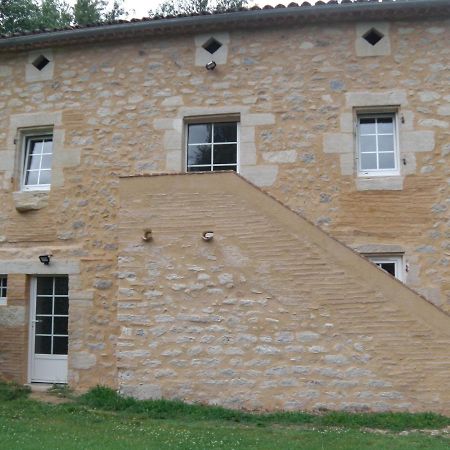 Location meublée au milieu d'un écrin de verdure Aux vieux fours Noaillac Exterior foto