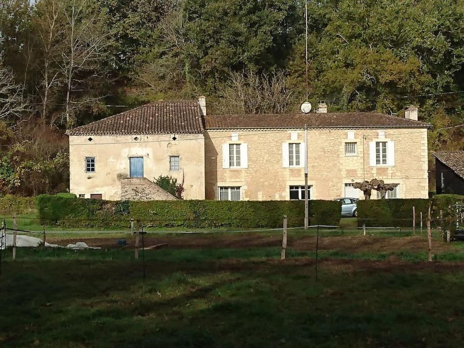 Location meublée au milieu d'un écrin de verdure Aux vieux fours Noaillac Exterior foto