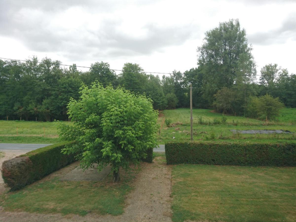 Location meublée au milieu d'un écrin de verdure Aux vieux fours Noaillac Exterior foto